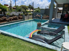 Linda casa em Guarajuba a passos do mar